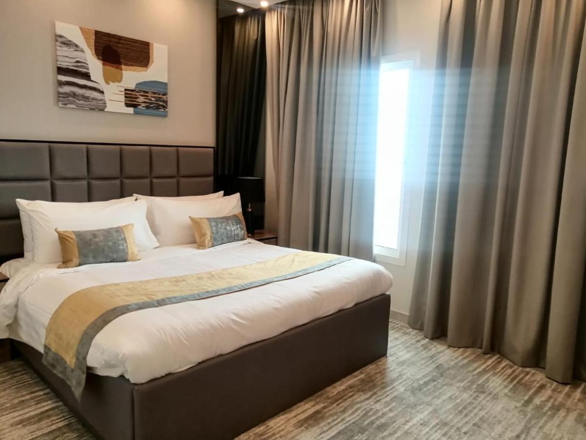 Clowzer Hotel Appartments Рияд Екстериор снимка