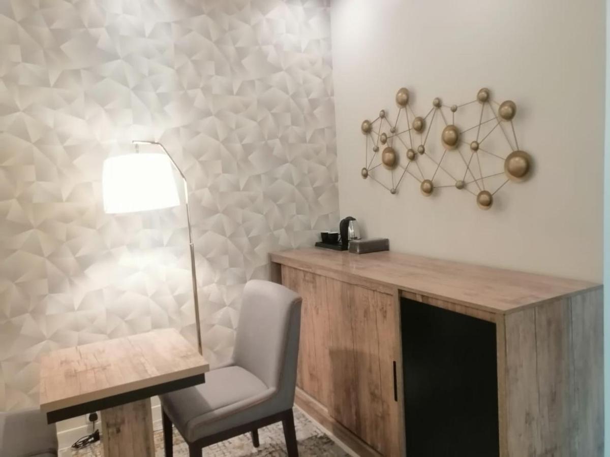 Clowzer Hotel Appartments Рияд Екстериор снимка