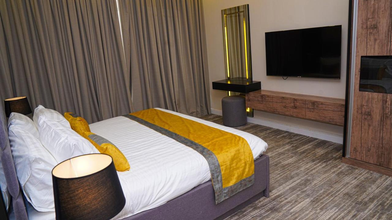 Clowzer Hotel Appartments Рияд Екстериор снимка
